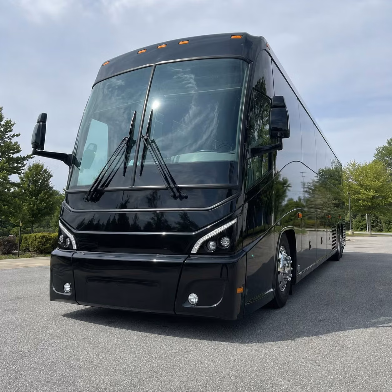 airport transfers and off site parking shuttles for honolulu businesses