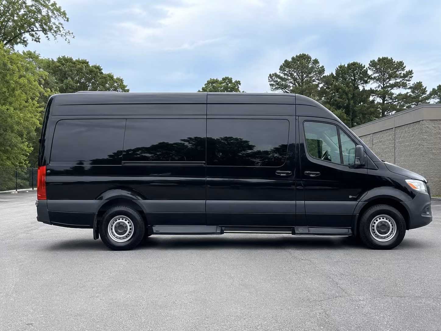 bus rentals for honolulu proms homecomings
