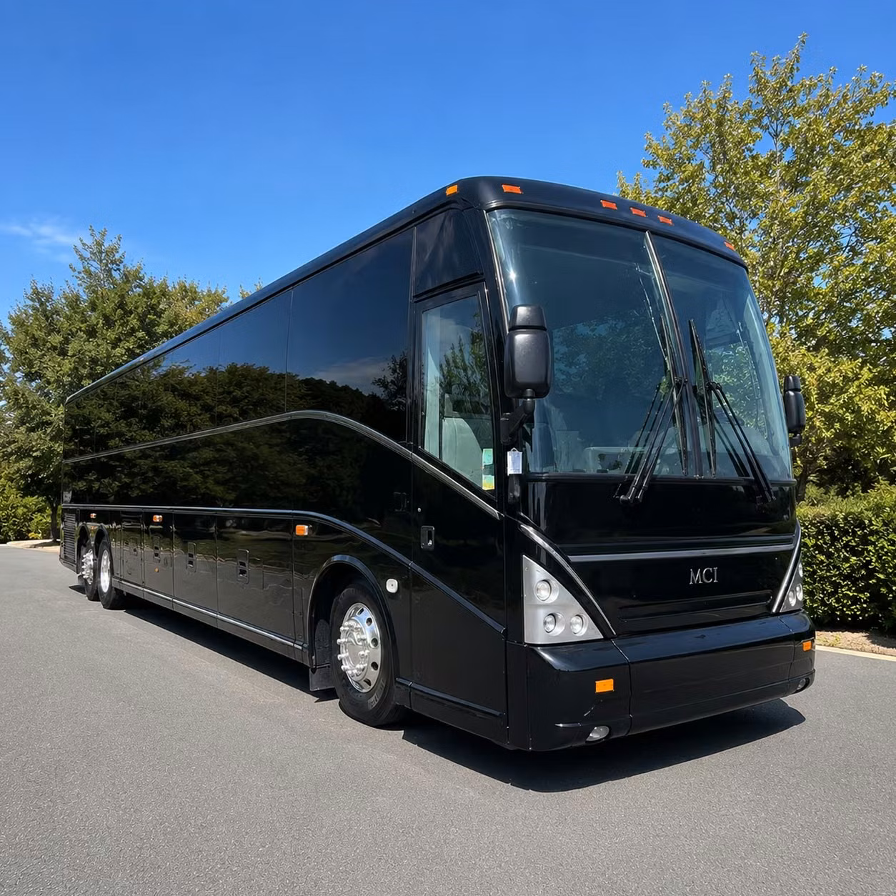 honolulu wedding transportation that keeps every guest on schedule