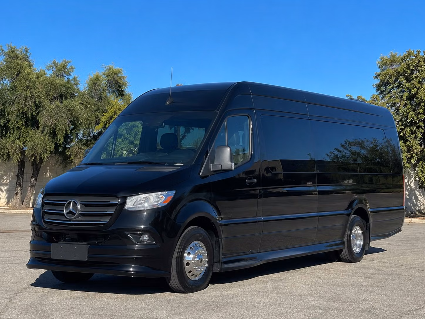 transportation serving honolulu and nearby cities